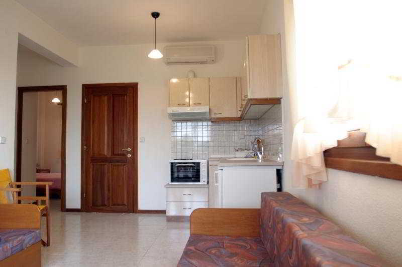 Elena Apartments Nikiti  Zimmer foto
